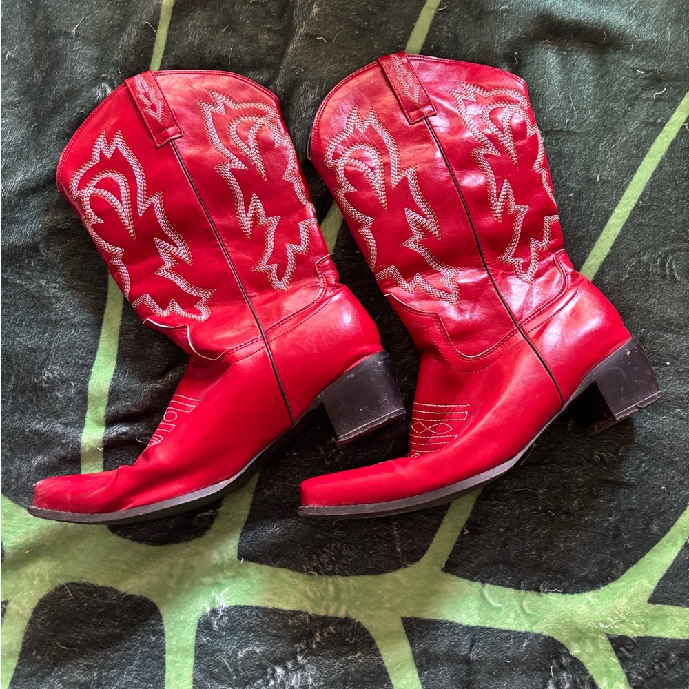 Red Western Cowboy Boots for Women - Stylish Embroidered Leather